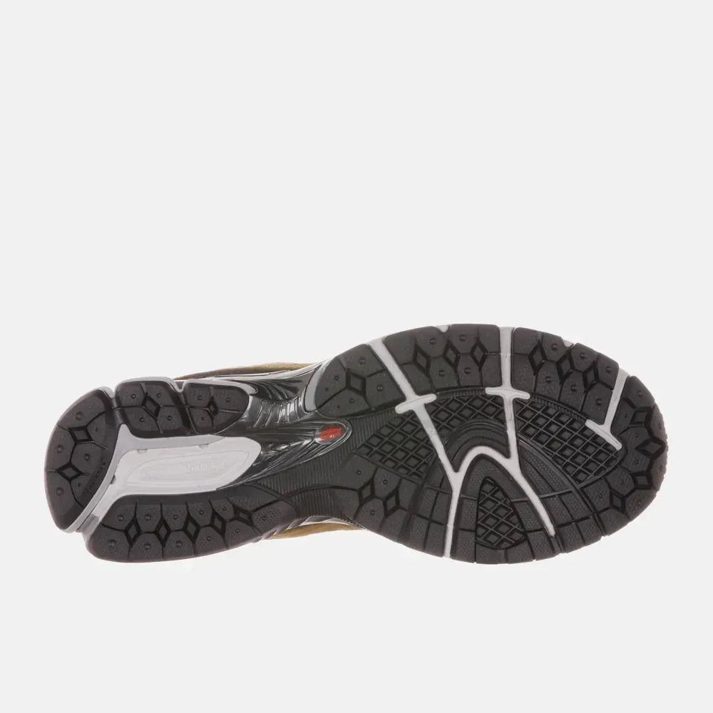 2002R Woodland Black Cement