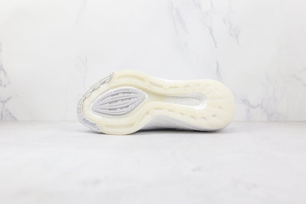 UltraBoost 22 Triple White